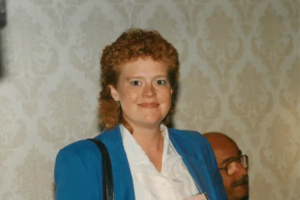 eileen_warren.png