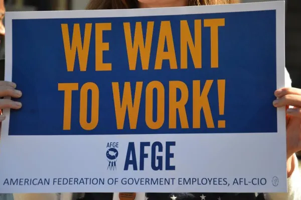 shutdown-want-to-work-sign-md.jpg
